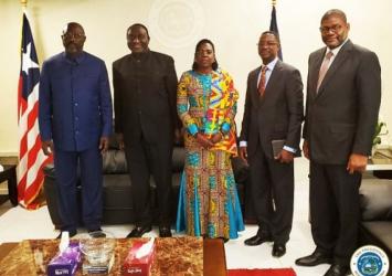 President Weah and Foreign Minister pose with  Ghana’s Special Envoy and Minister of Trade and Industry, Alan Kyerematen and delegation visiting LiberiaExecutive Mansion Photo